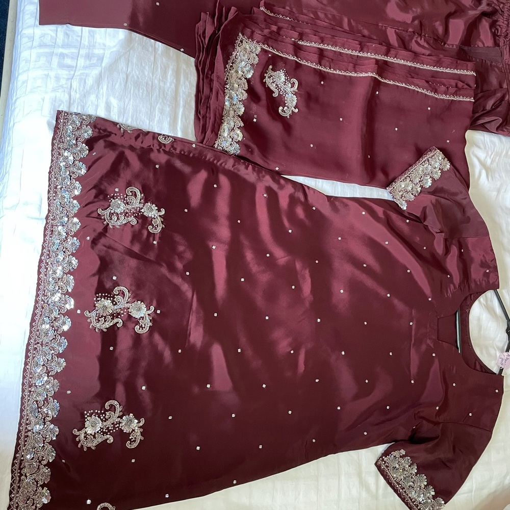 Indian suit - Picture 6 of 7